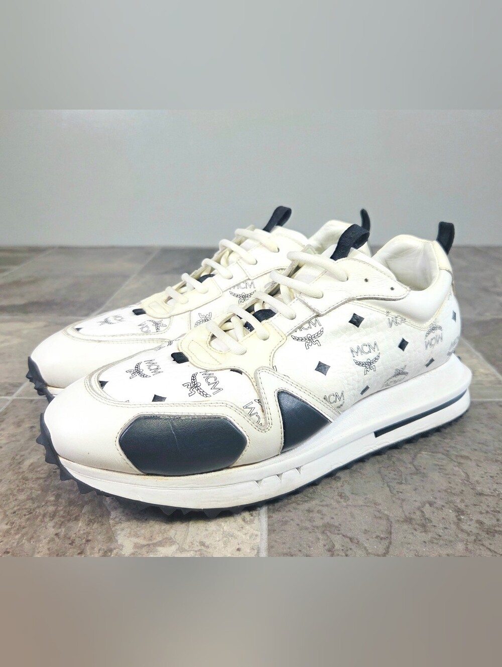 MCM MACH WHITE 76 VISETOS LEATHER SNEAKERS MADE IN ITALY.